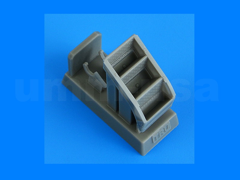 QB49056 Mil Mi-8MT/Mi-17 entry stairs 1/48